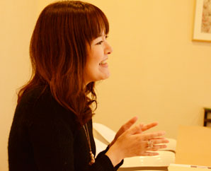 桜井 京子氏 横