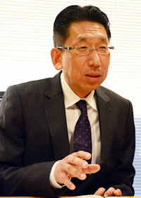 村山 滋 氏
