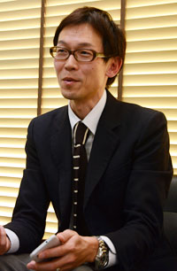 岡村 智明氏